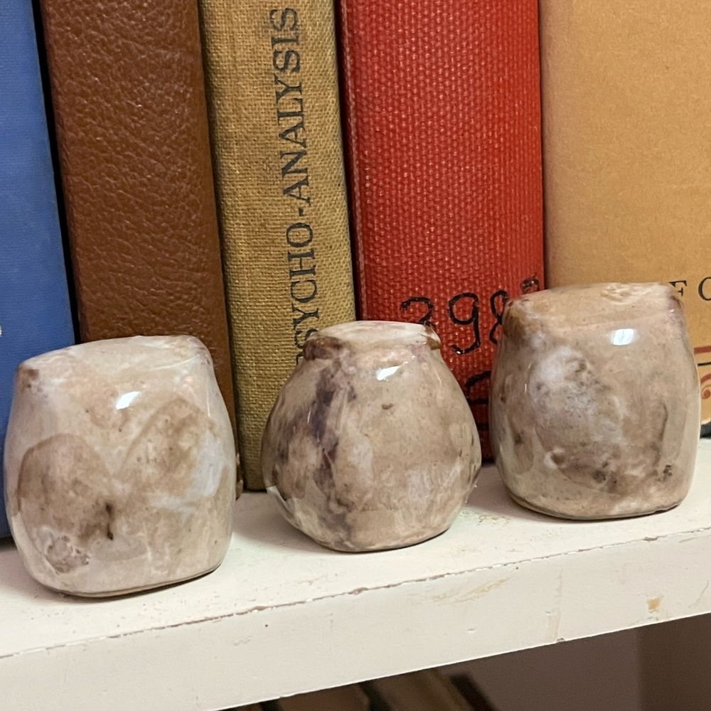VTG Vintage Set of Three Mini Brown Pottery Owl Figurines - Picture 4 of 5